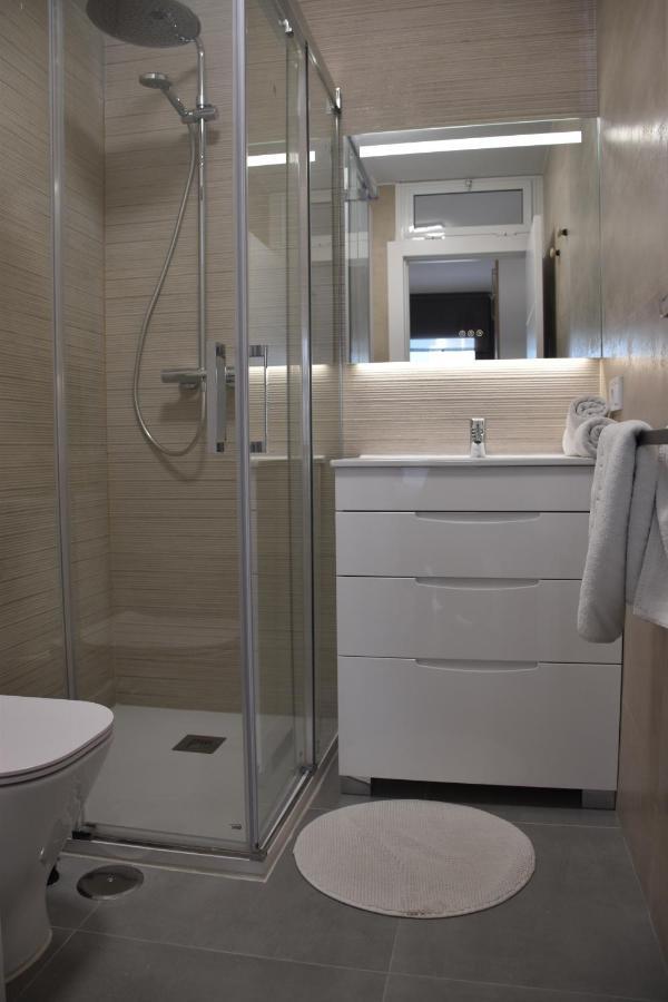 Port And -parking- Apartament *